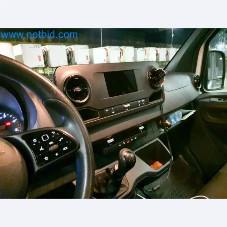 Přepravce balíkové služby-35