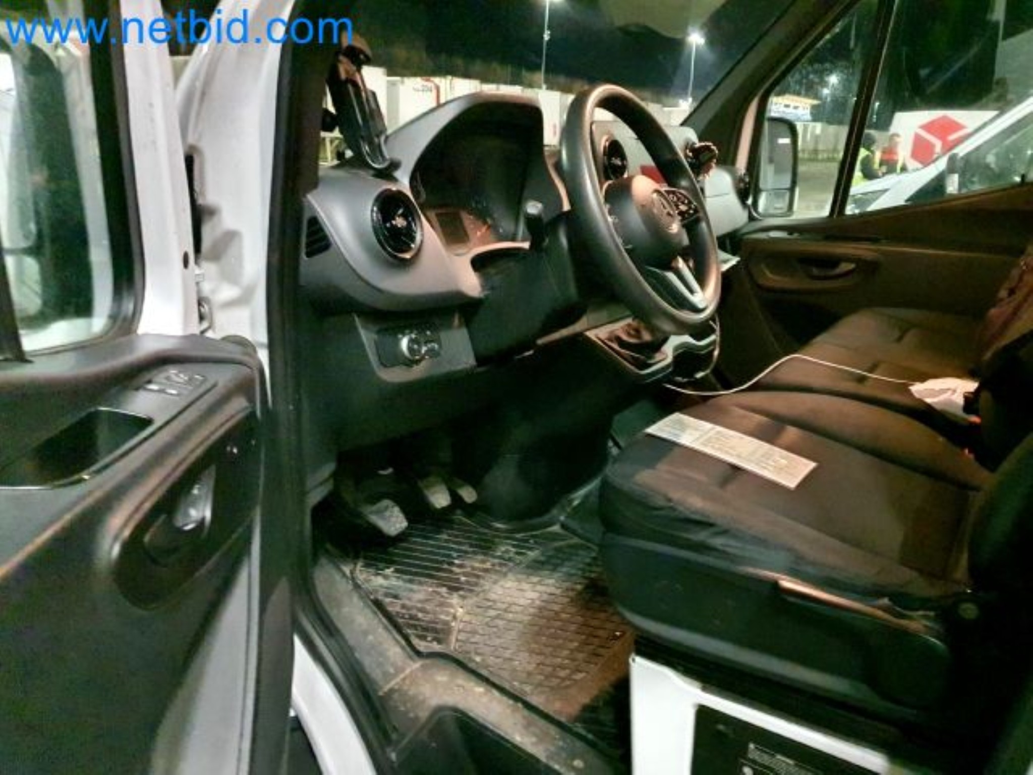 Przewoźnik paczek-40