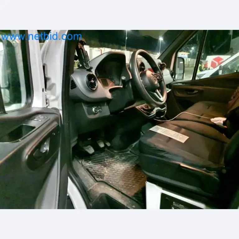 Přepravce balíkové služby-40