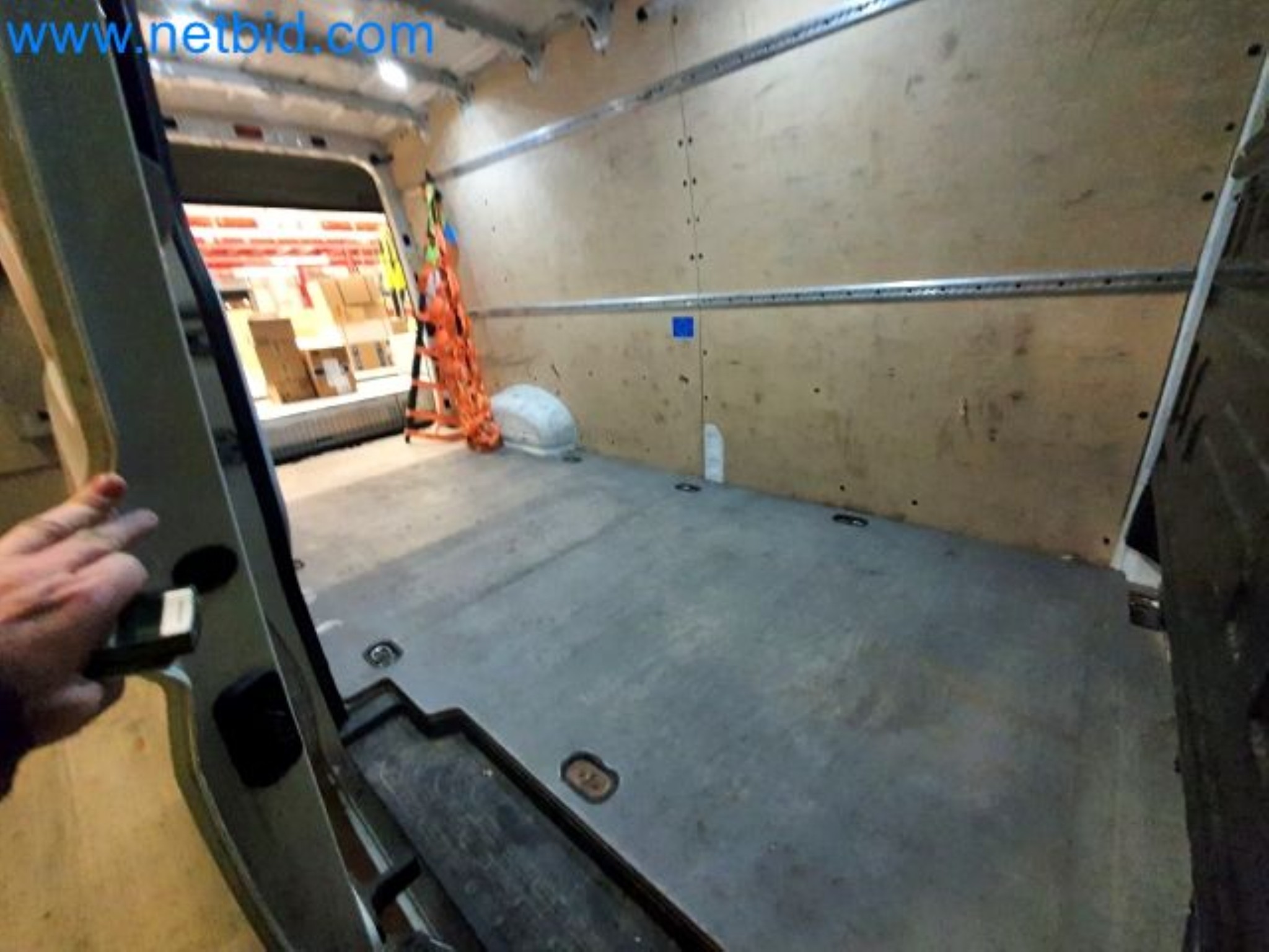 Przewoźnik paczek-18