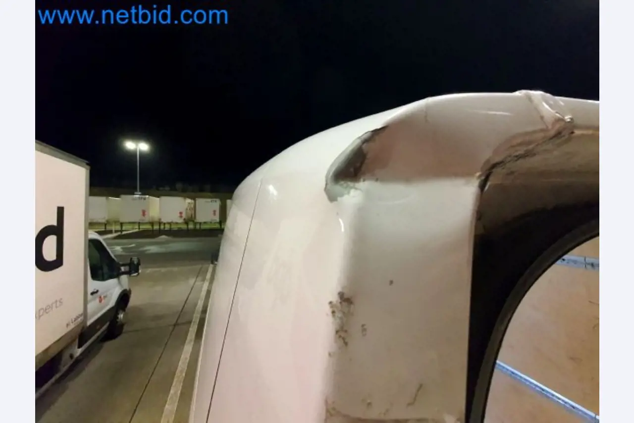 Transporteur van een pakketdienst-19