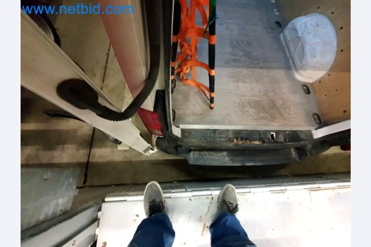 Transporteur van een pakketdienst-20