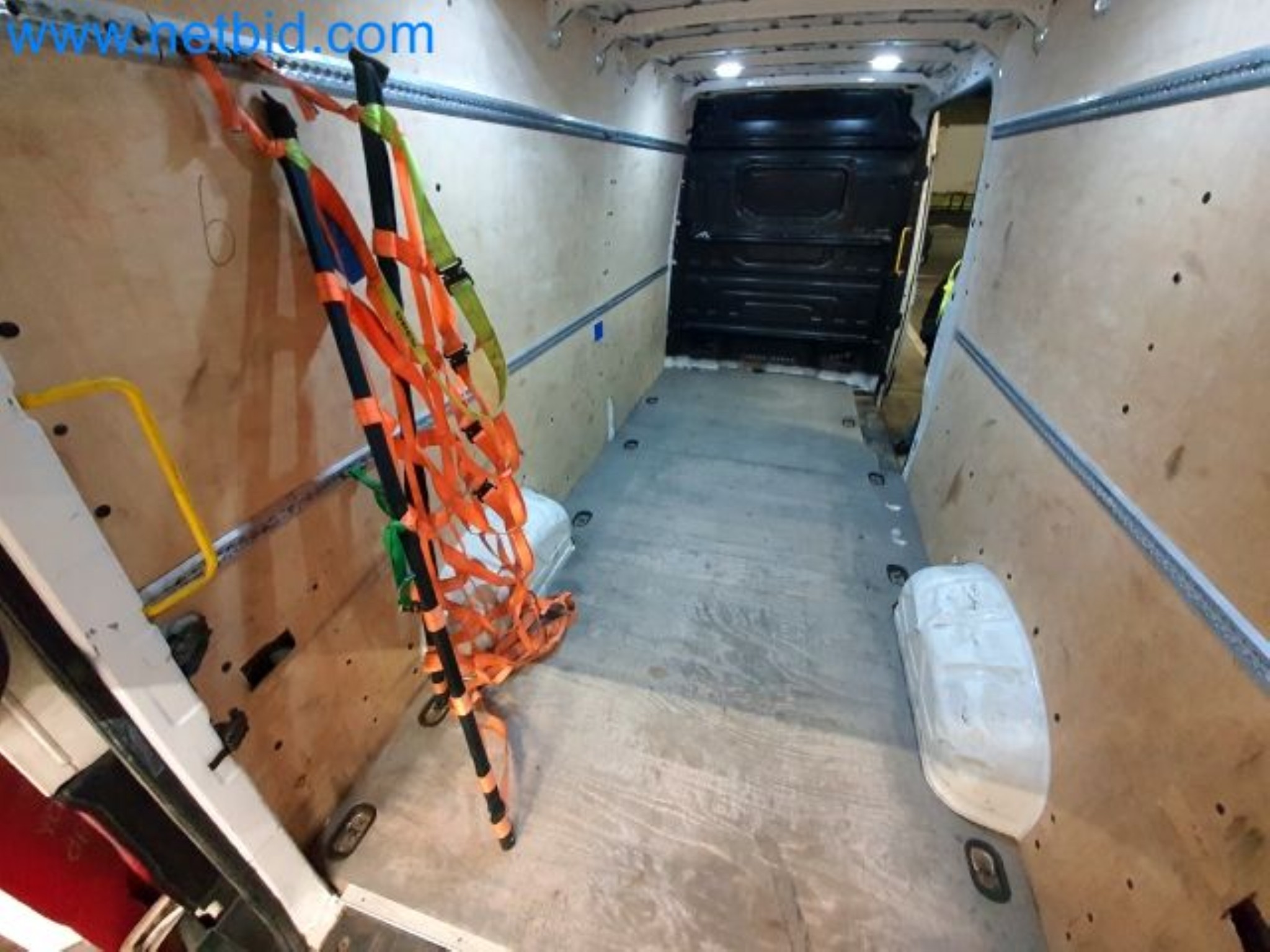 Przewoźnik paczek-22