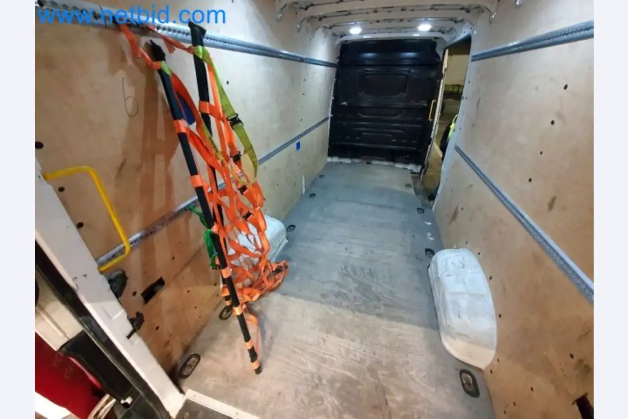 Transporteur van een pakketdienst-22