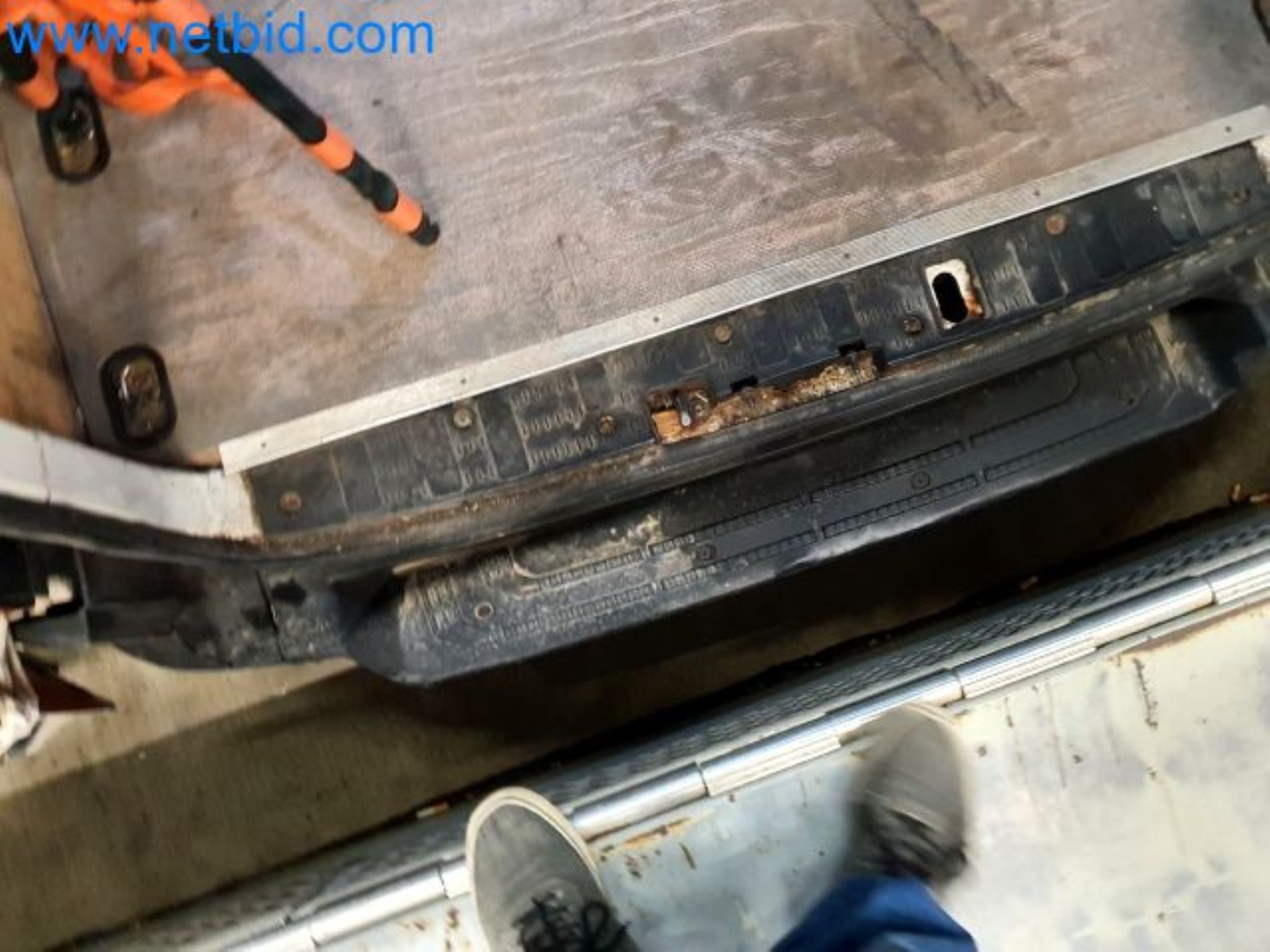 Przewoźnik paczek-25