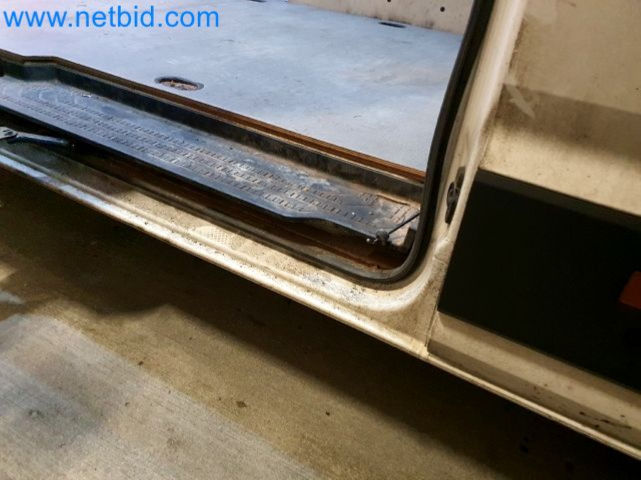 Przewoźnik paczek-26