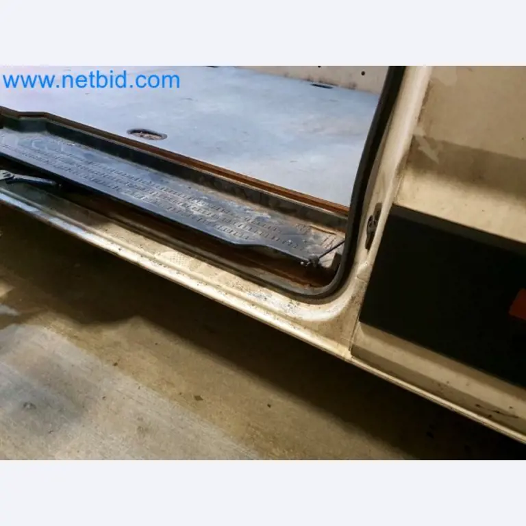 Transporteur van een pakketdienst-26