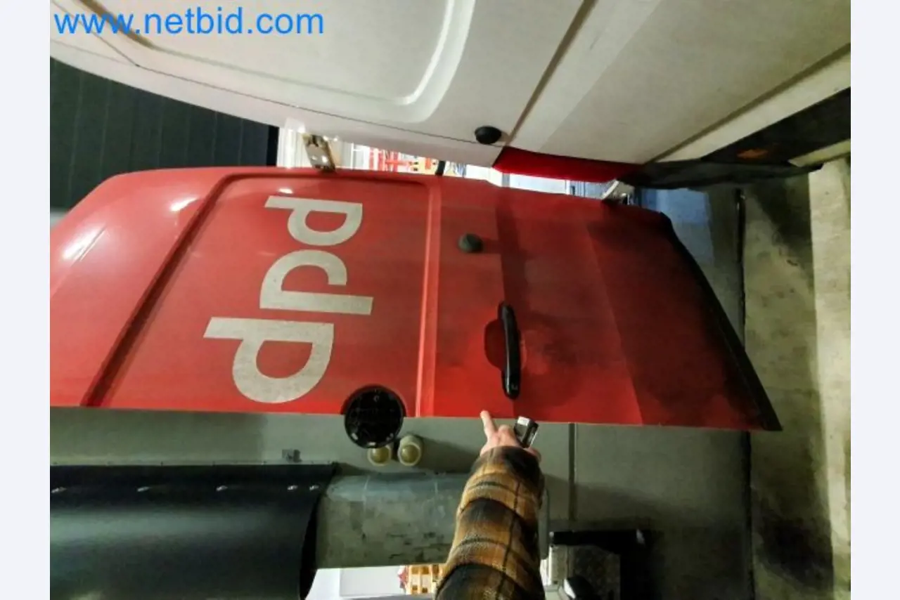 Transporteur van een pakketdienst-28