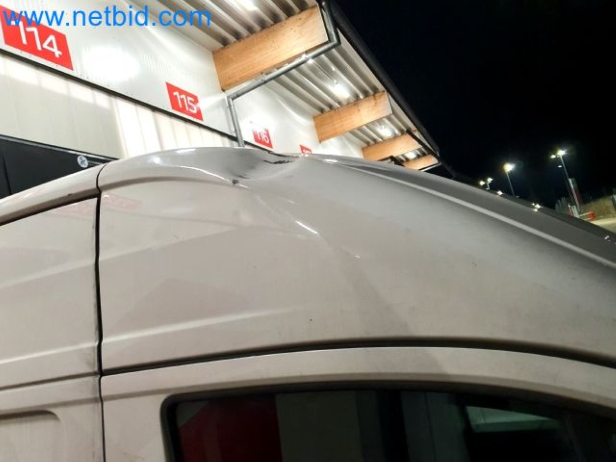 Przewoźnik paczek-32