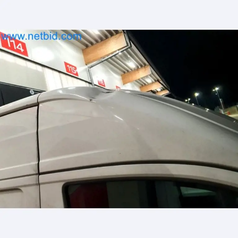 Transporteur van een pakketdienst-32