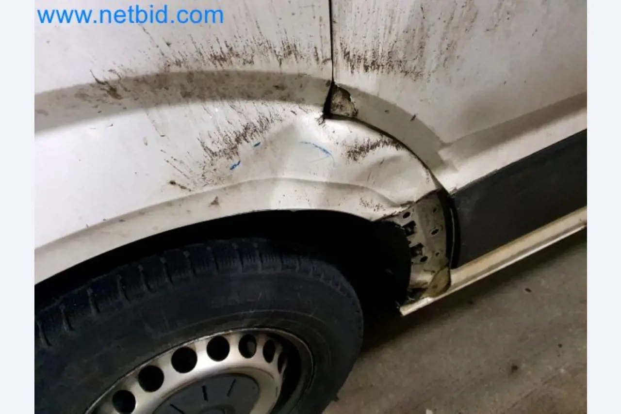 Transporteur van een pakketdienst-3