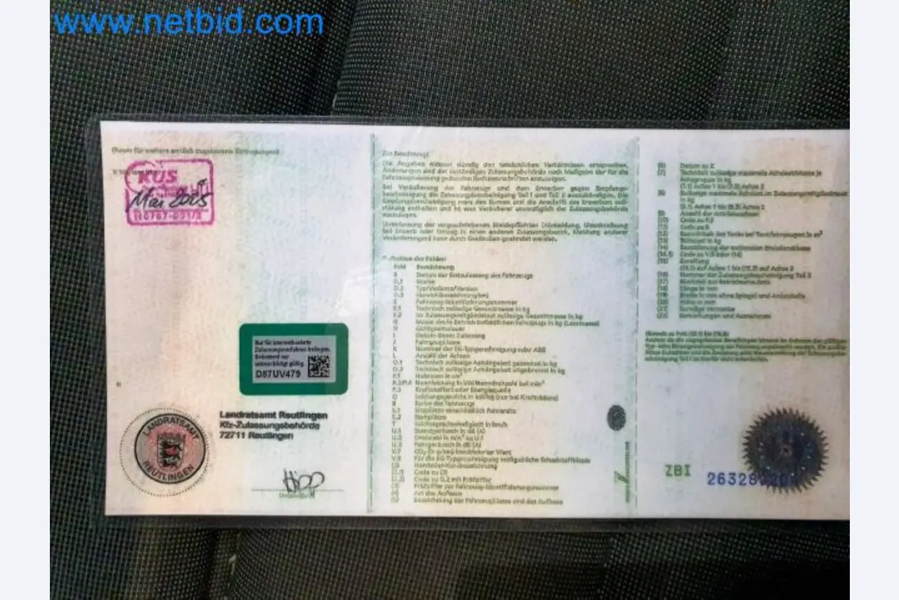 Transporteur van een pakketdienst-42