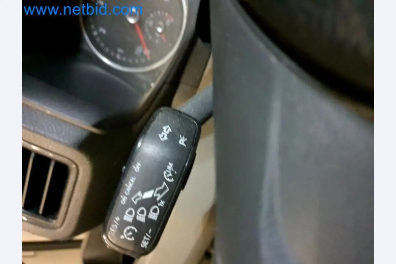 Transporteur van een pakketdienst-43