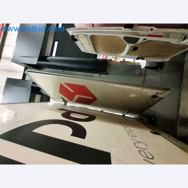 Přepravce balíkové služby-13