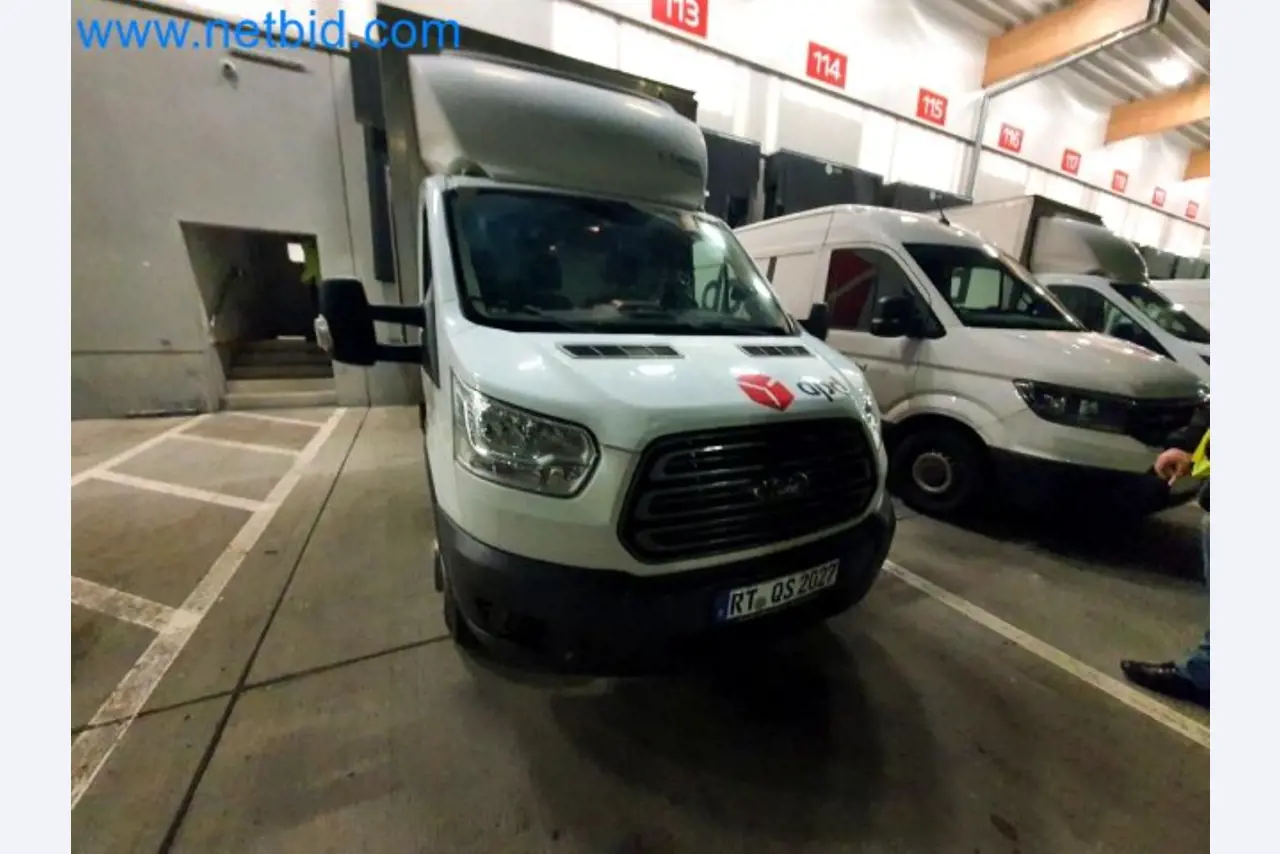 Přepravce balíkové služby-15