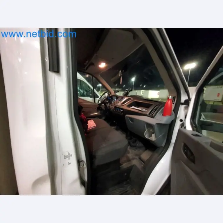 Přepravce balíkové služby-22