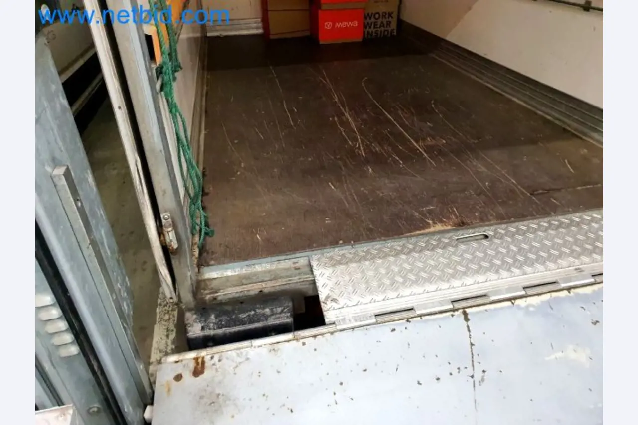 Přepravce balíkové služby-23