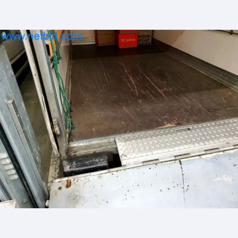 Přepravce balíkové služby-23