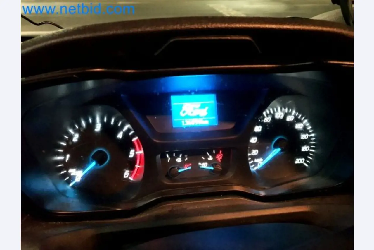 Přepravce balíkové služby-8