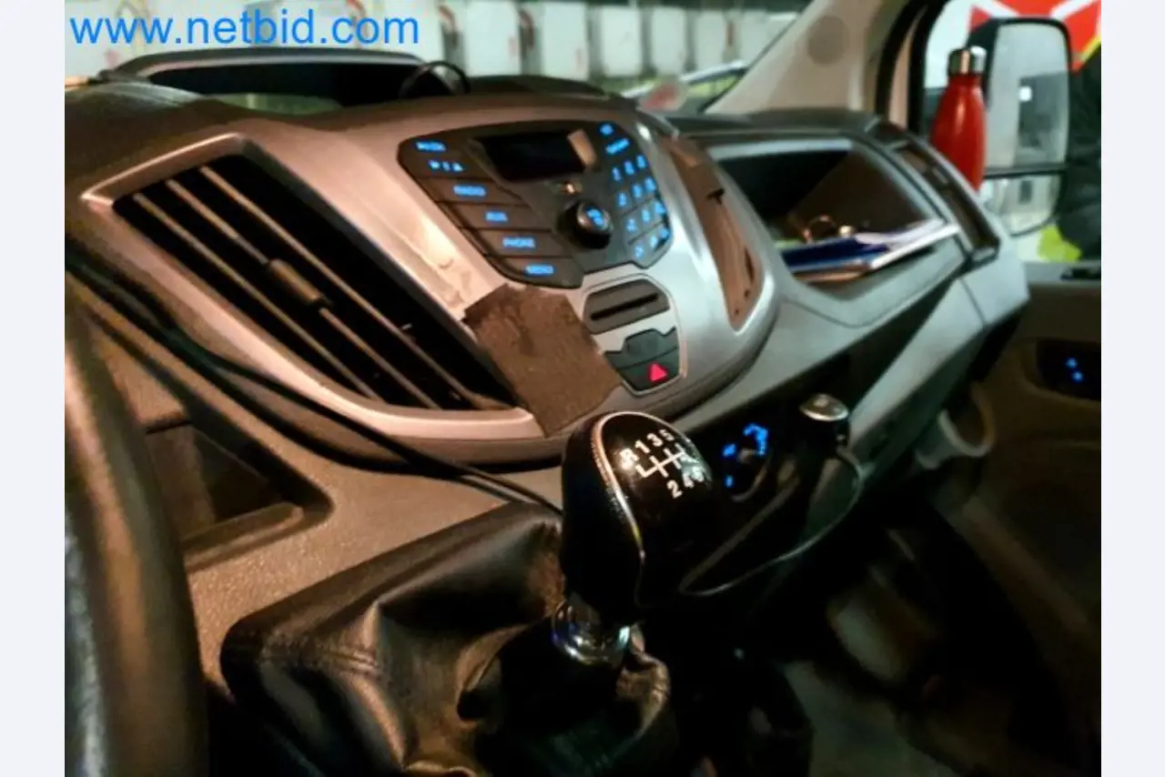 Přepravce balíkové služby-9