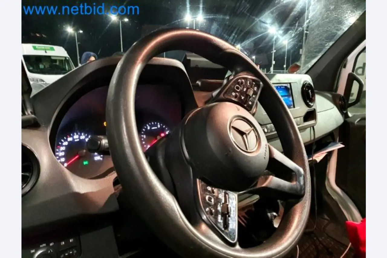 Přepravce balíkové služby-11