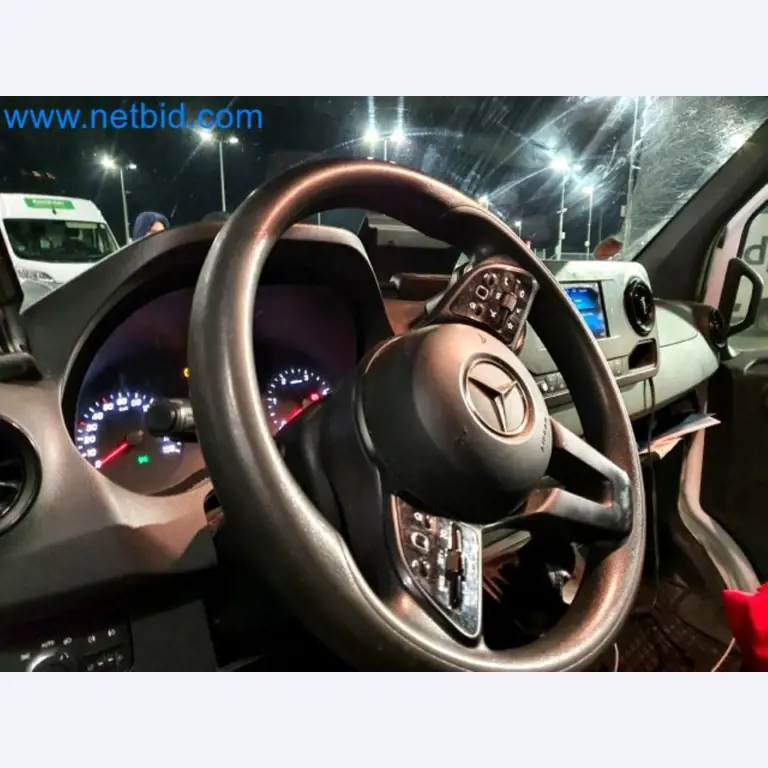 Přepravce balíkové služby-11