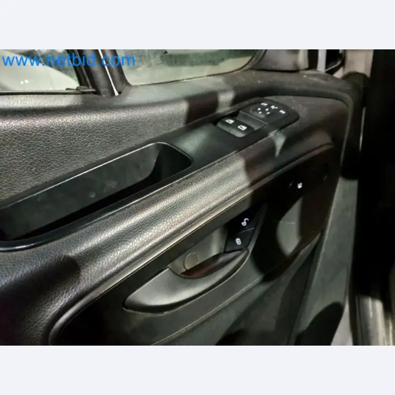 Přepravce balíkové služby-12