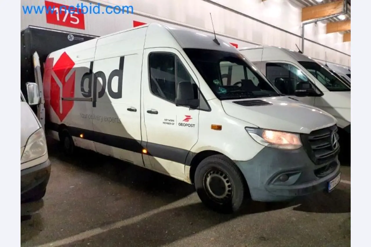 Přepravce balíkové služby-16