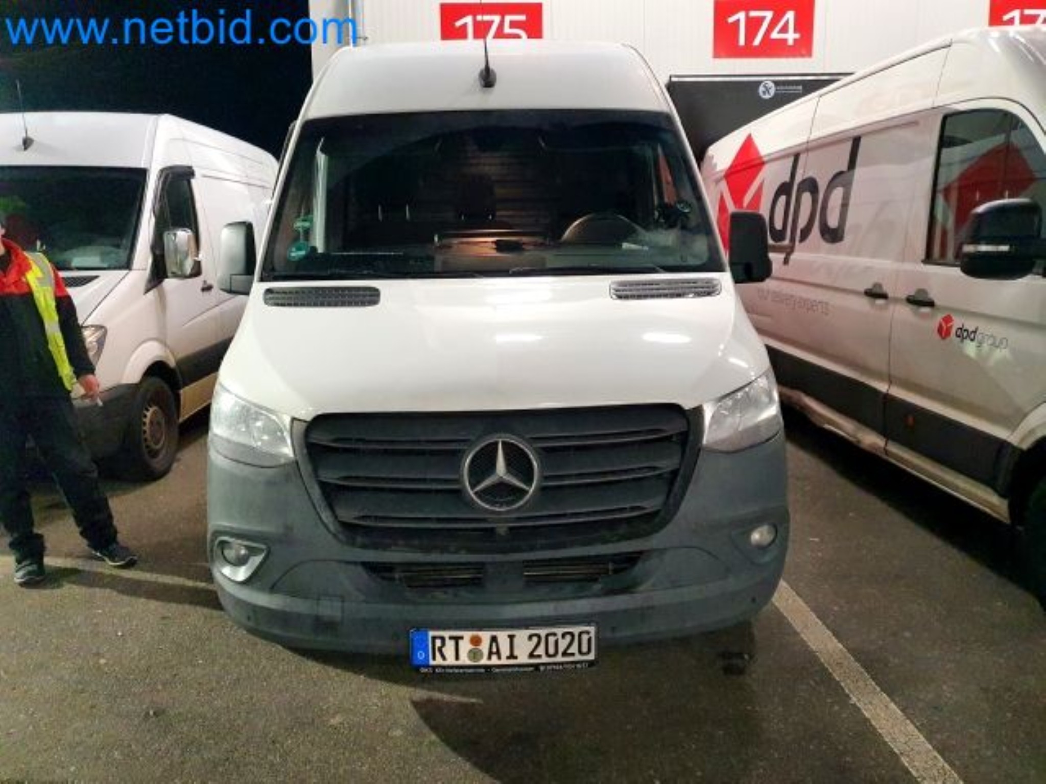 Przewoźnik paczek-1