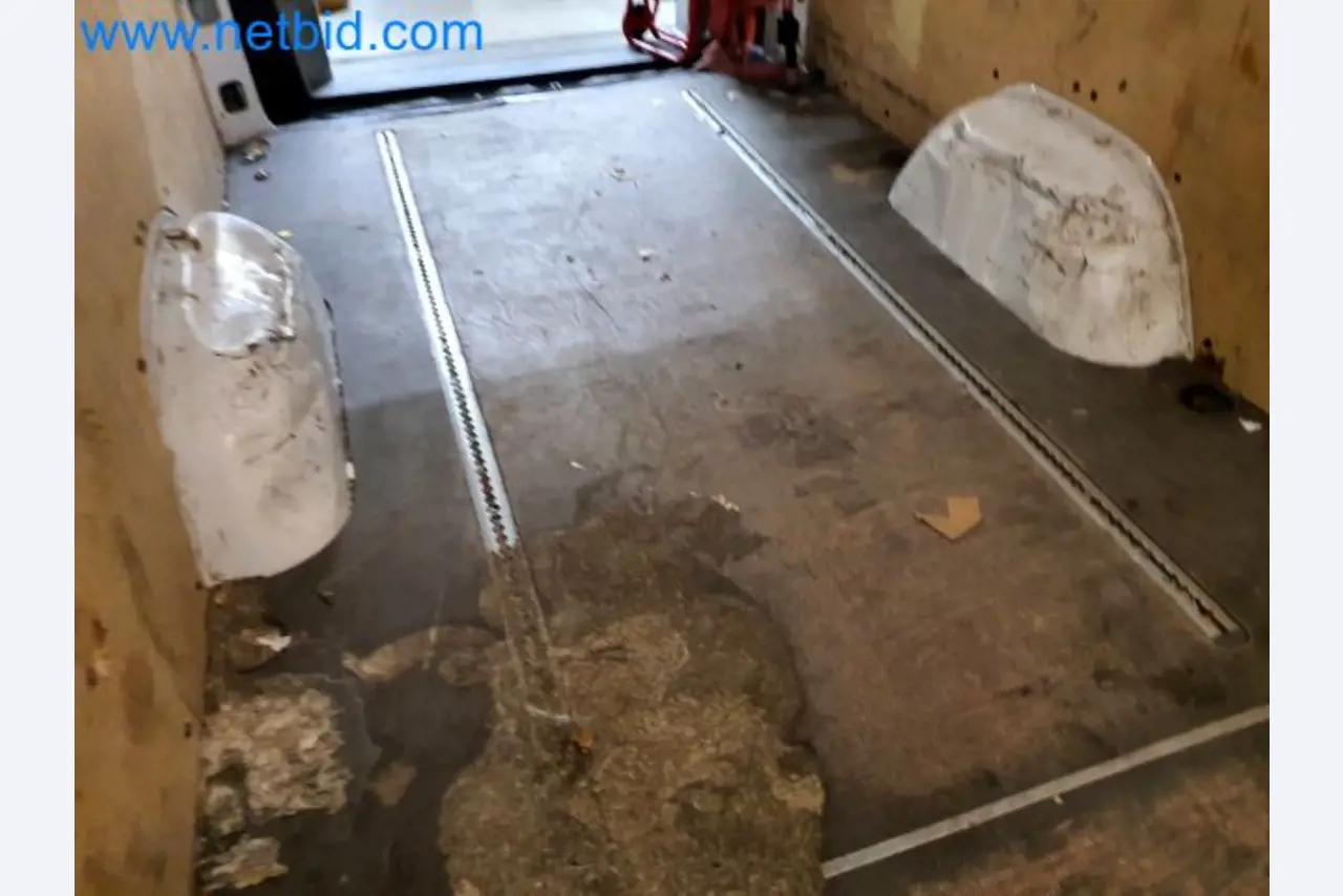 Přepravce balíkové služby-28