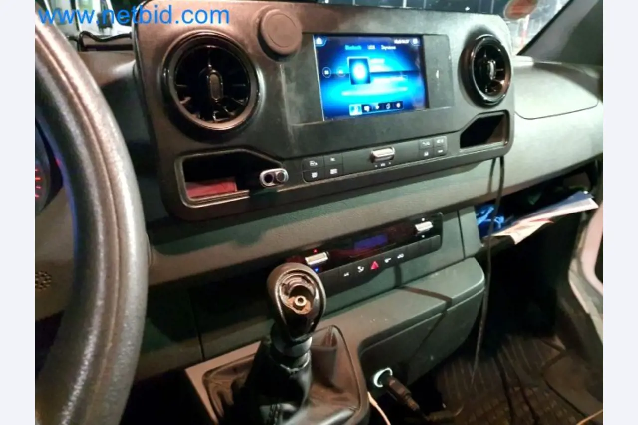 Přepravce balíkové služby-8