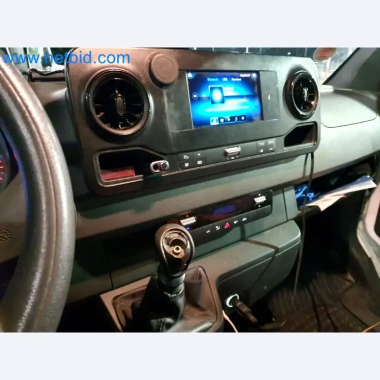 Přepravce balíkové služby-8