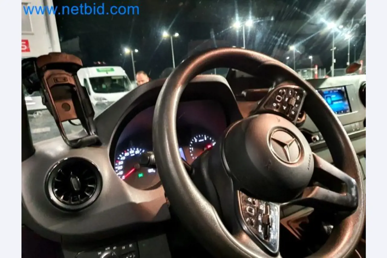 Přepravce balíkové služby-9