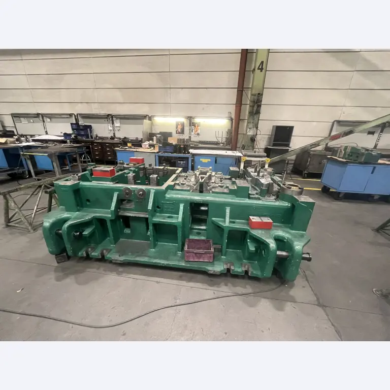 Stroje a systémy pro tváření kovů, nástroje pro ocel, hliník a kompozitní materiály-10