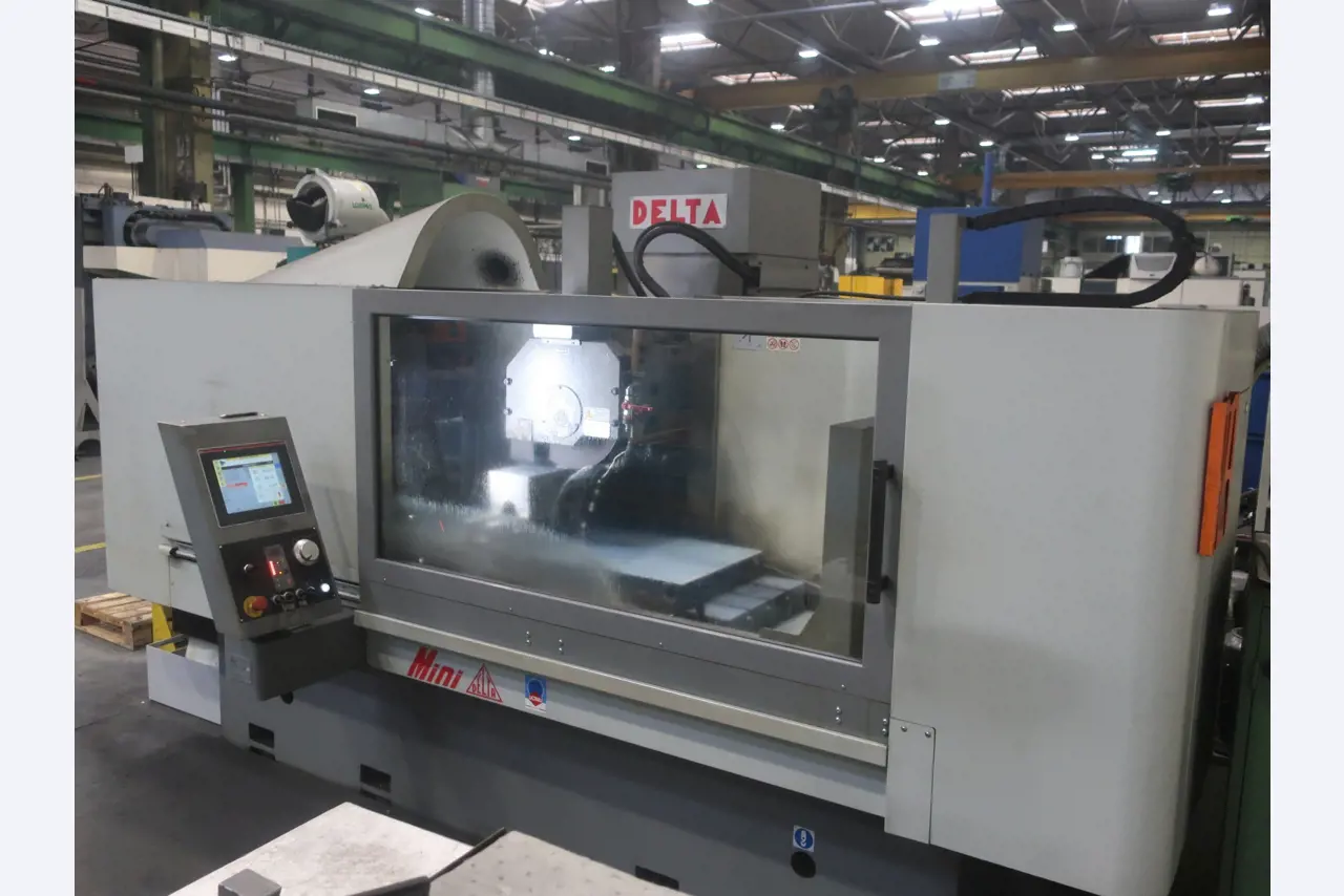 Stroje a systémy pro tváření kovů, nástroje pro ocel, hliník a kompozitní materiály-24