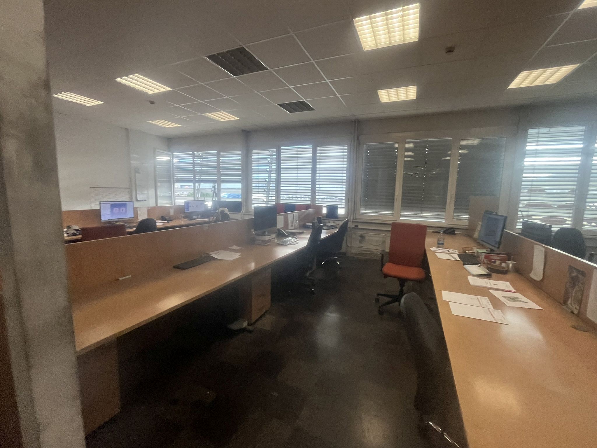 Todos los activos de EMO Orodjarna d.o.o. (maquinaria y equipos, así como bienes inmuebles).-11