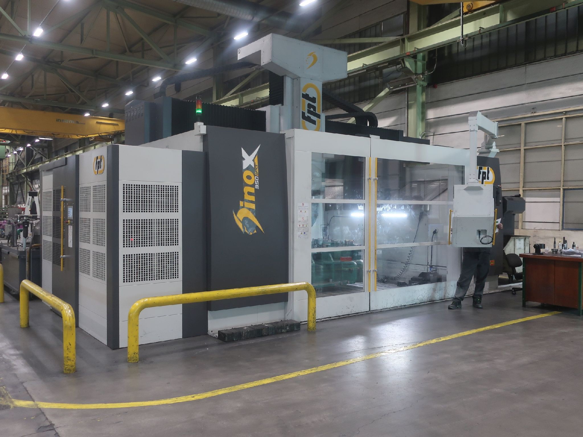 Todos los activos de EMO Orodjarna d.o.o. (maquinaria y equipos, así como bienes inmuebles).-23