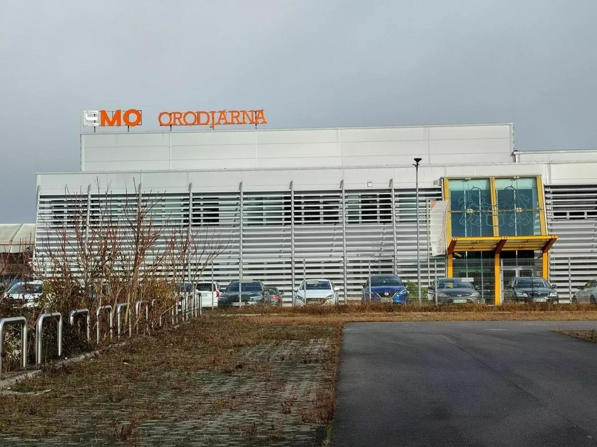 Todos los activos de EMO Orodjarna d.o.o. (maquinaria y equipos, así como bienes inmuebles).-35