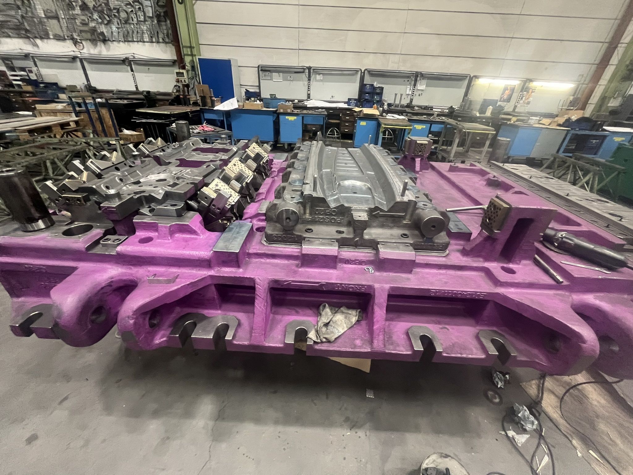 Todos los activos de EMO Orodjarna d.o.o. (maquinaria y equipos, así como bienes inmuebles).-42