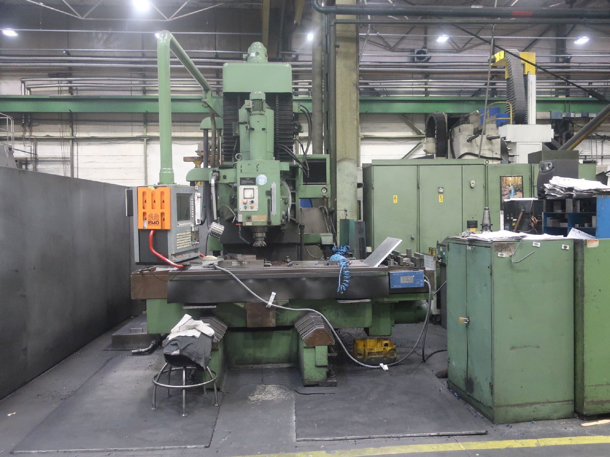 Todos los activos de EMO Orodjarna d.o.o. (maquinaria y equipos, así como bienes inmuebles).-43