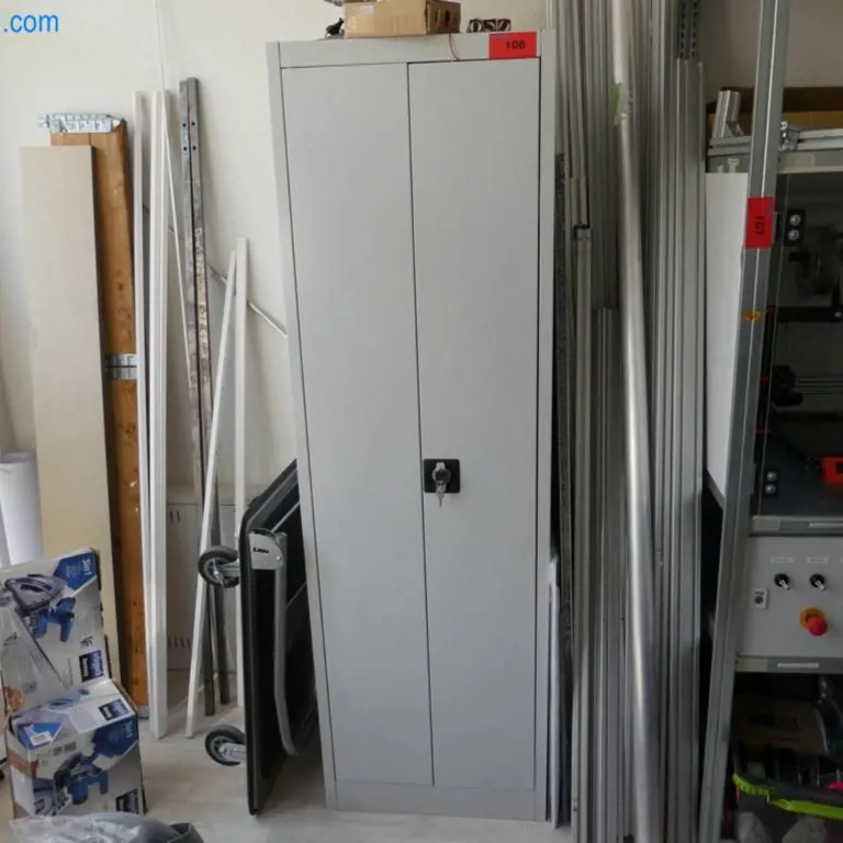 Metal cabinet
