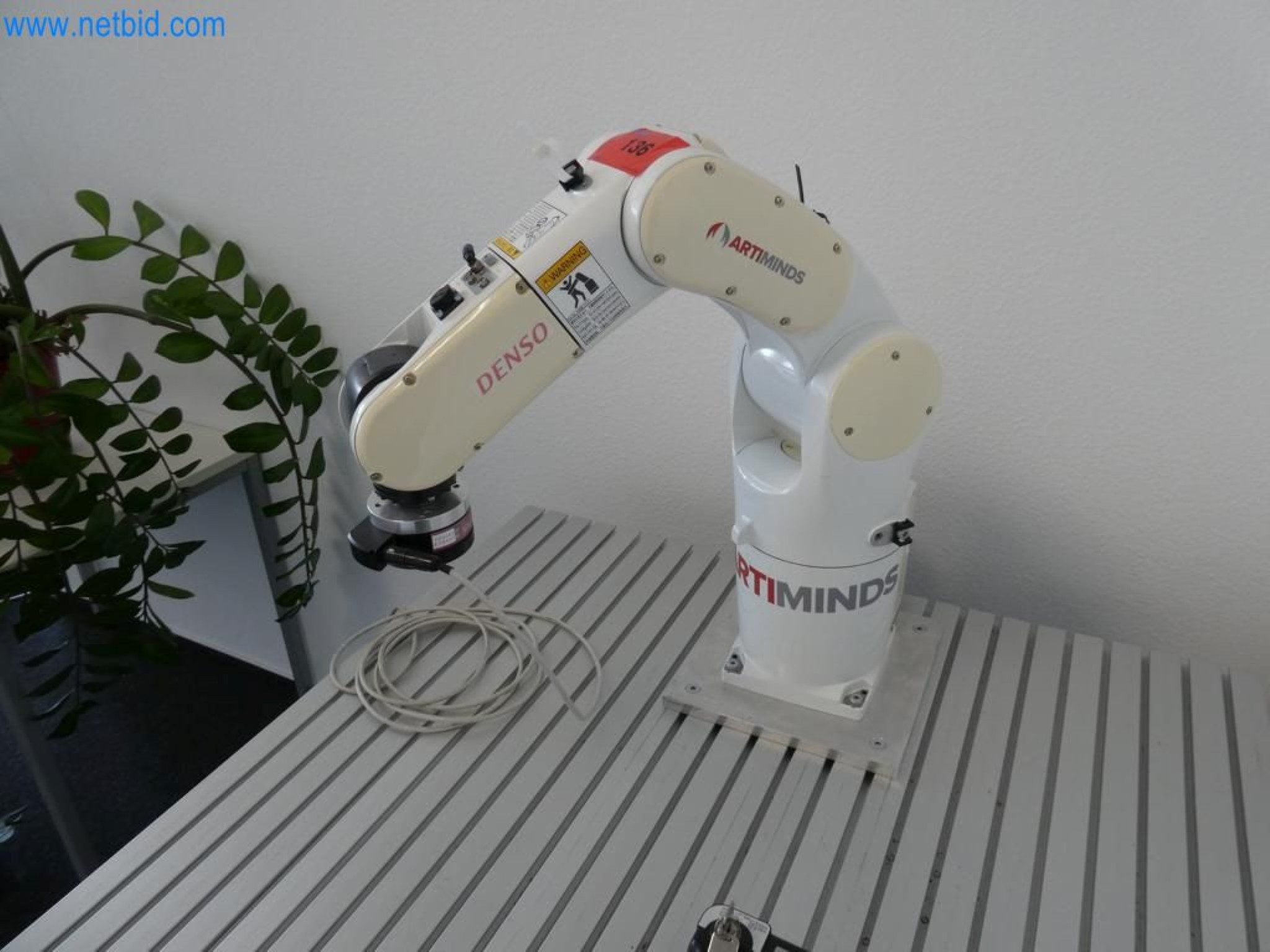 Lekkie roboty, roboty uniwersalne, systemy kamer-2