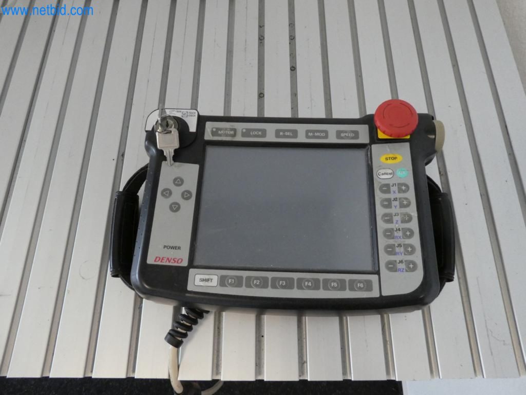 Lekkie roboty, roboty uniwersalne, systemy kamer-3