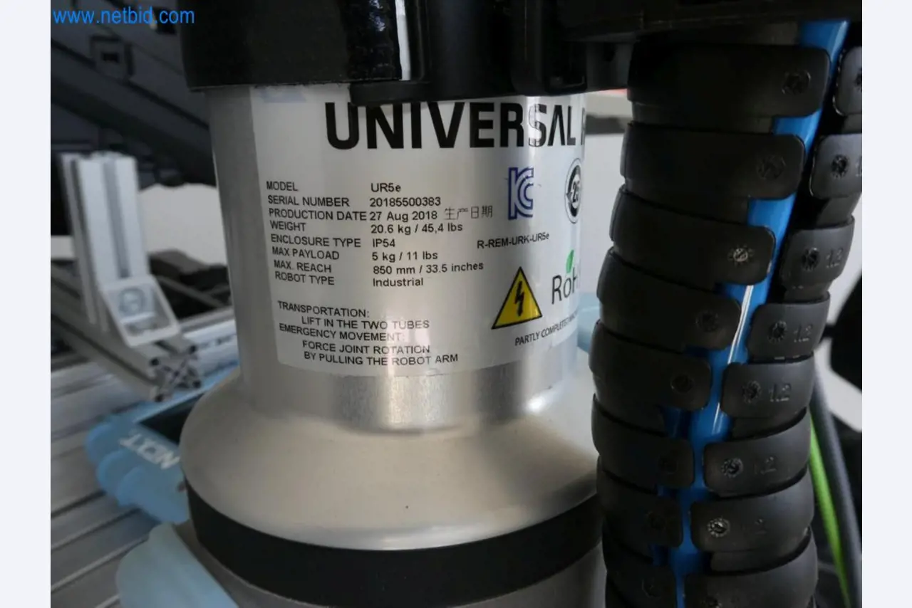 Lekkie roboty, roboty uniwersalne, systemy kamer-2