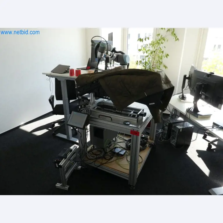 Lekkie roboty, roboty uniwersalne, systemy kamer-5