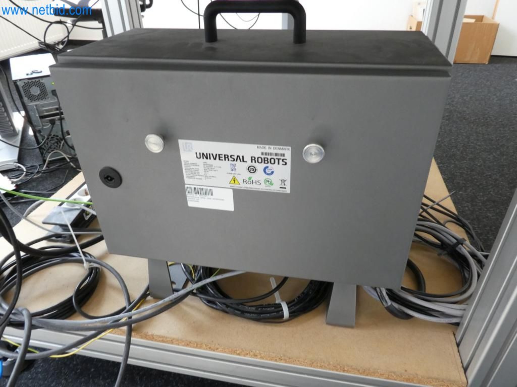 Lekkie roboty, roboty uniwersalne, systemy kamer-7