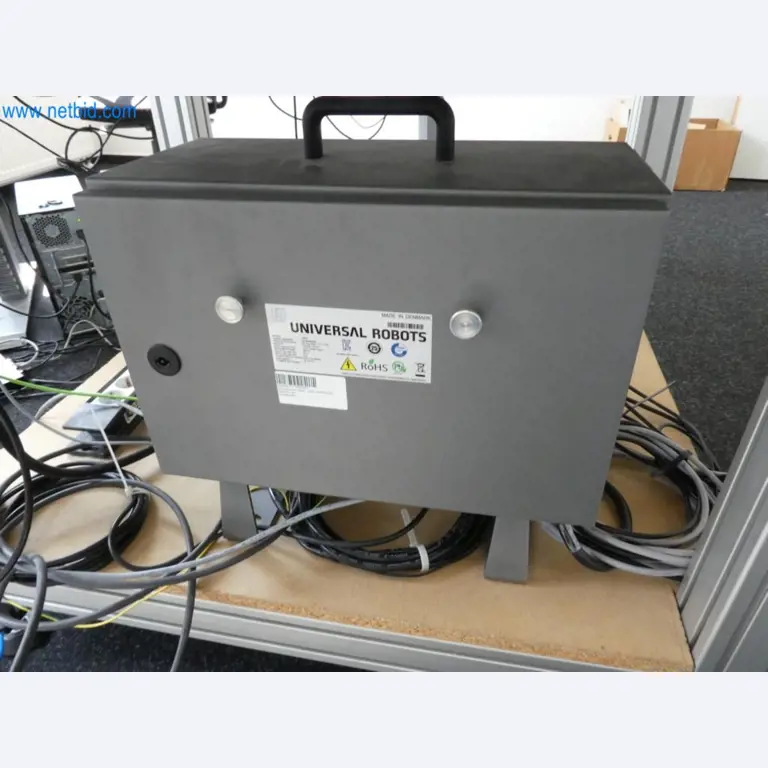 Lekkie roboty, roboty uniwersalne, systemy kamer-7