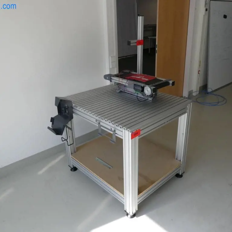 Robot table