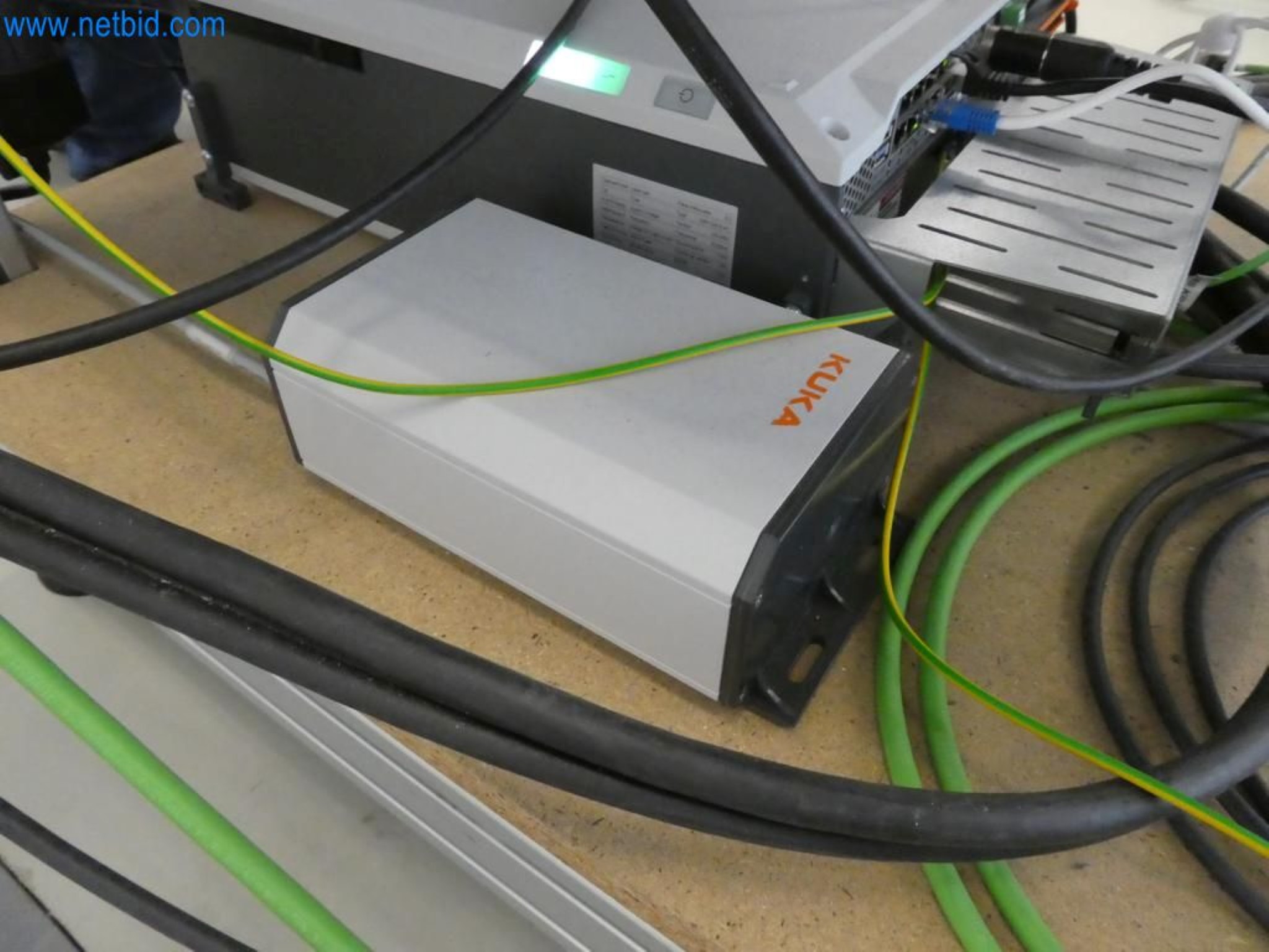 Lekkie roboty, roboty uniwersalne, systemy kamer-1