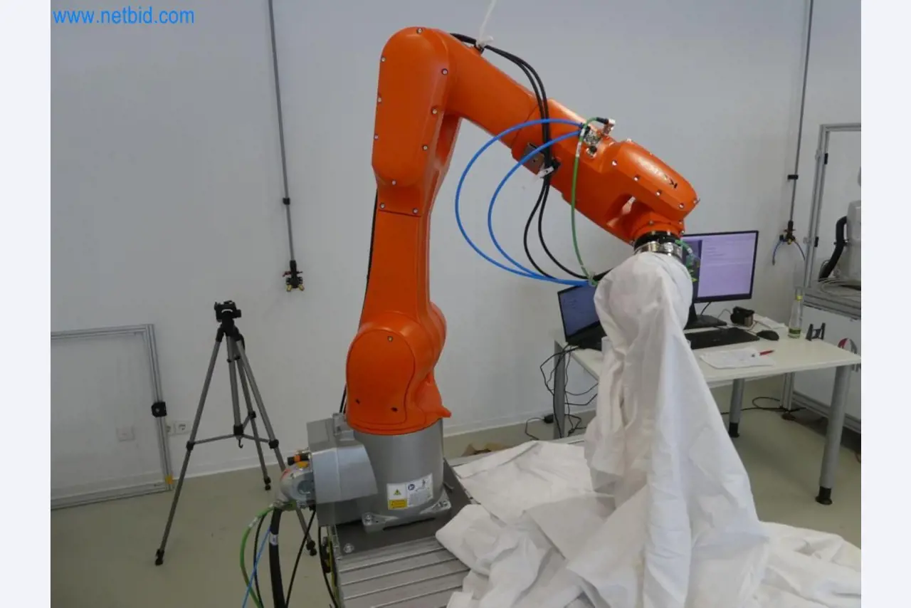 Lekkie roboty, roboty uniwersalne, systemy kamer-3